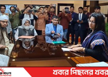 টাঙ্গাইলে জেলা প্রশাসকের কাছে সাদপন্থিদের স্মারকলিপি